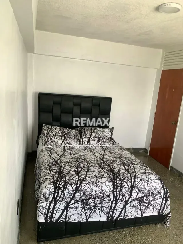 En venta cómodo apartamento de 2 Habitaciones a pocos metros de la estación Zoológico - 20