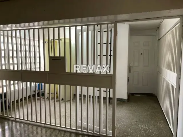 En venta cómodo apartamento de 2 Habitaciones a pocos metros de la estación Zoológico - 5