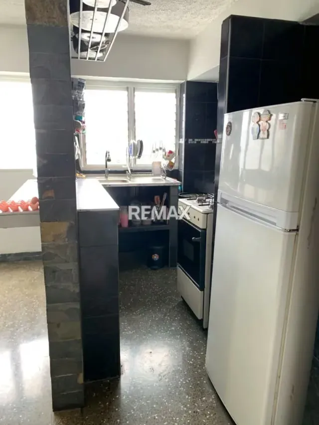 En venta cómodo apartamento de 2 Habitaciones a pocos metros de la estación Zoológico - 10