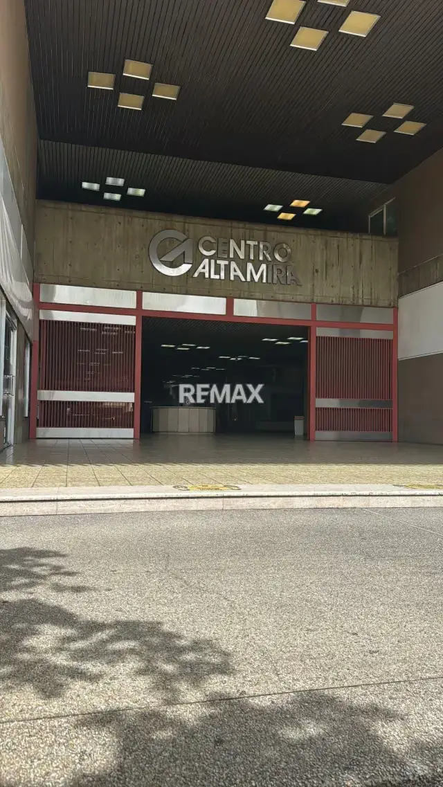 Local comercial en alquiler en Centro Altamira, La castellana