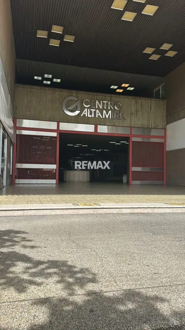 Local comercial en alquiler en Centro Altamira, La castellana