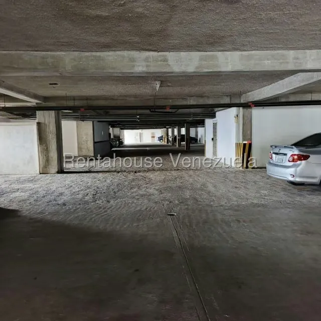 Apartamento (1 Nivel) en Alquiler en Colinas de Bello Monte, Distrito Metropolitano - 24