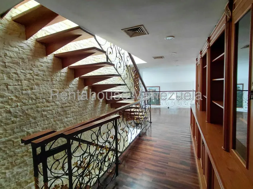 Apartamento (1 Nivel) en Alquiler en Los Dos Caminos, Distrito Metropolitano - 18