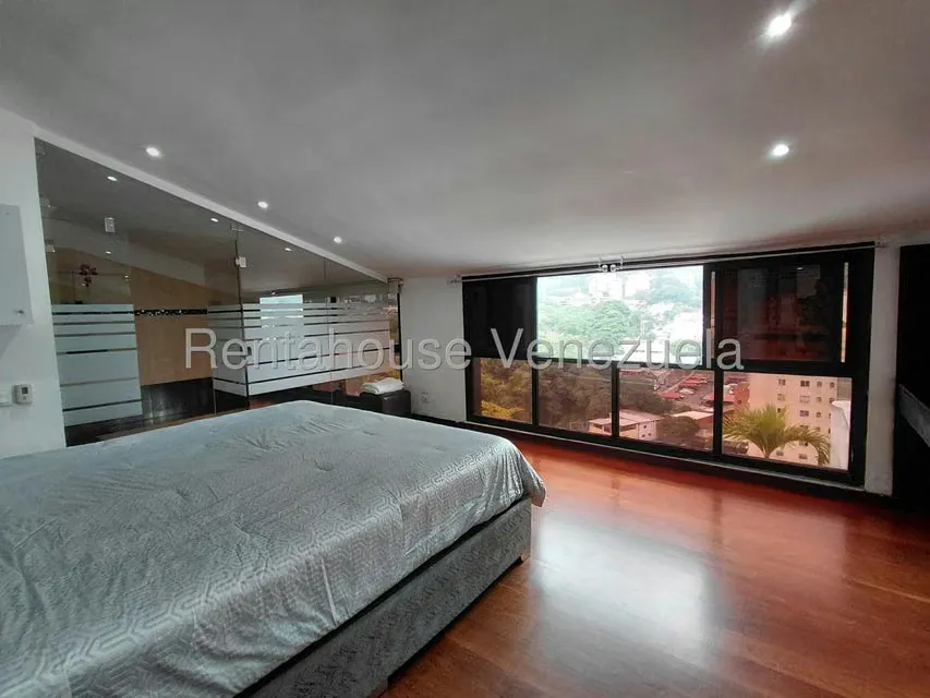 Apartamento (1 Nivel) en Alquiler en Los Dos Caminos, Distrito Metropolitano - 24