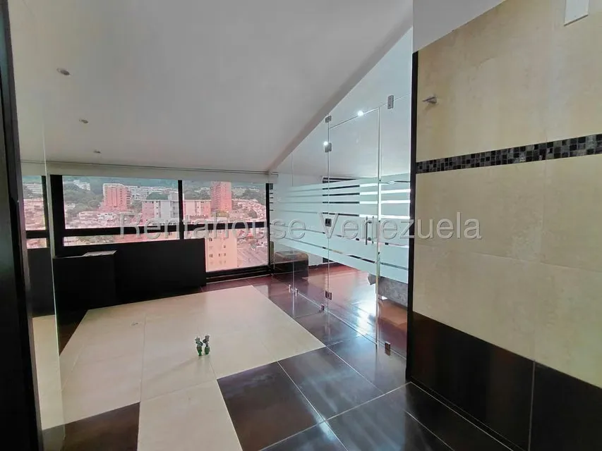 Apartamento (1 Nivel) en Alquiler en Los Dos Caminos, Distrito Metropolitano - 27