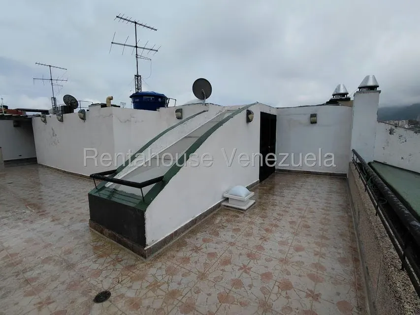 Apartamento (1 Nivel) en Alquiler en Los Dos Caminos, Distrito Metropolitano - 40