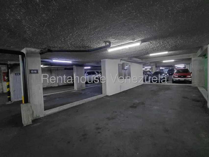Apartamento (1 Nivel) en Alquiler en Los Dos Caminos, Distrito Metropolitano - 41