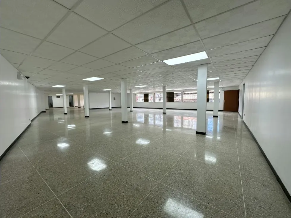 Vendo edificio comercial 1584m2 Pueblo de Baruta 0747 - 4
