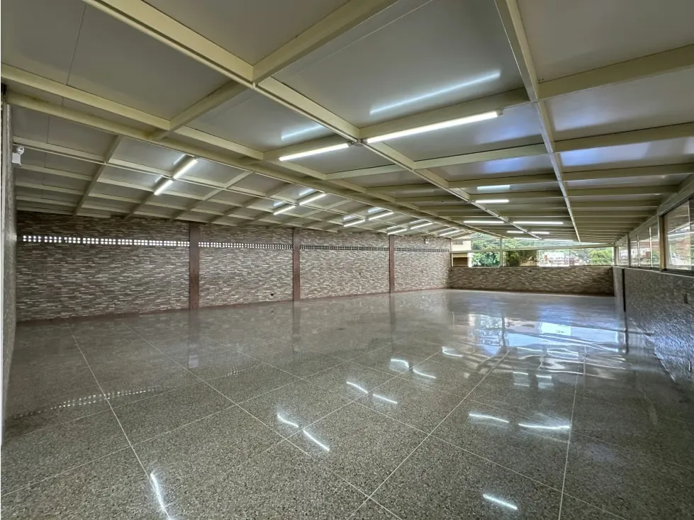 Vendo edificio comercial 1584m2 Pueblo de Baruta 0747 - 9