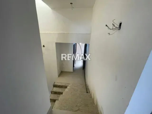 Vendo Townhouse en obra blanca en Res lomas alto, tres niveles. - 4