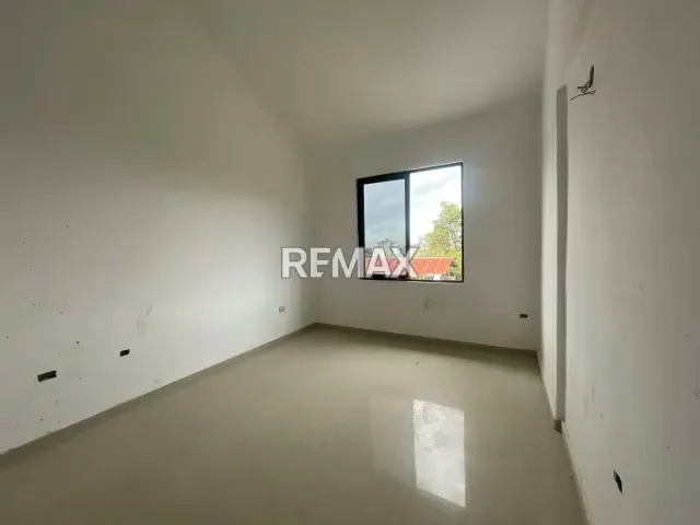 Vendo Townhouse en obra blanca en Res lomas alto, tres niveles. - 6