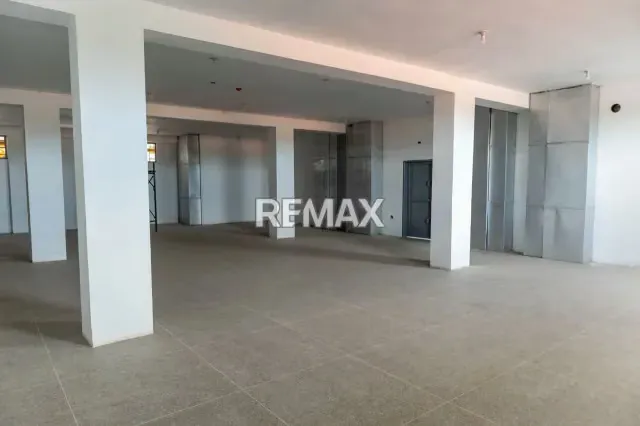 Local Comercial a estrenar en Circunvalación 2. En Venta - 5