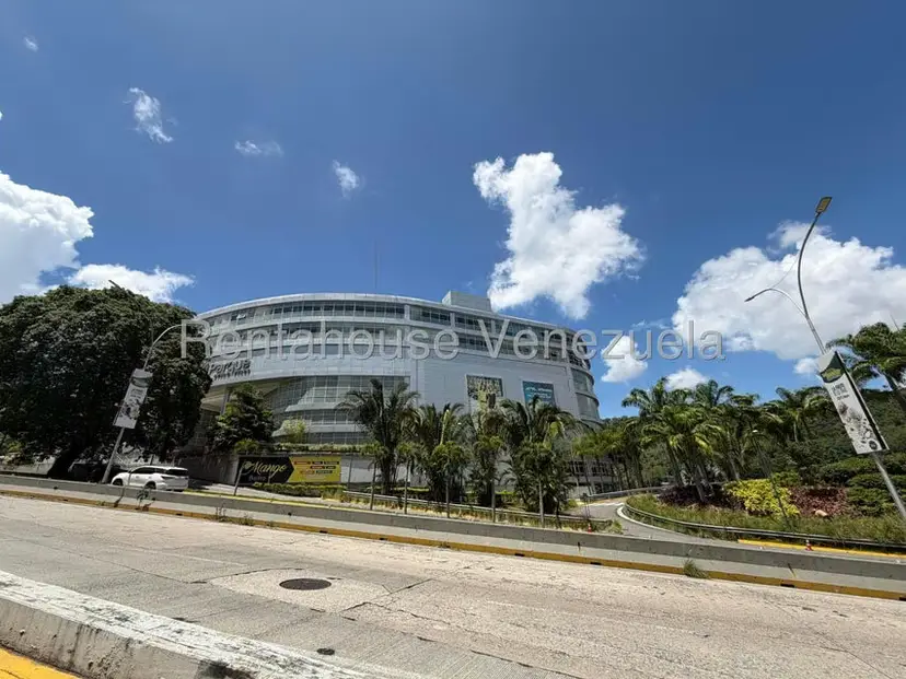 Local Comercial en Alquiler en Cerro Verde, Distrito Metropolitano