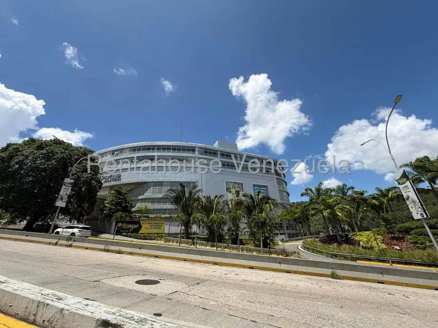 Local Comercial en Alquiler en Cerro Verde, Distrito Metropolitano