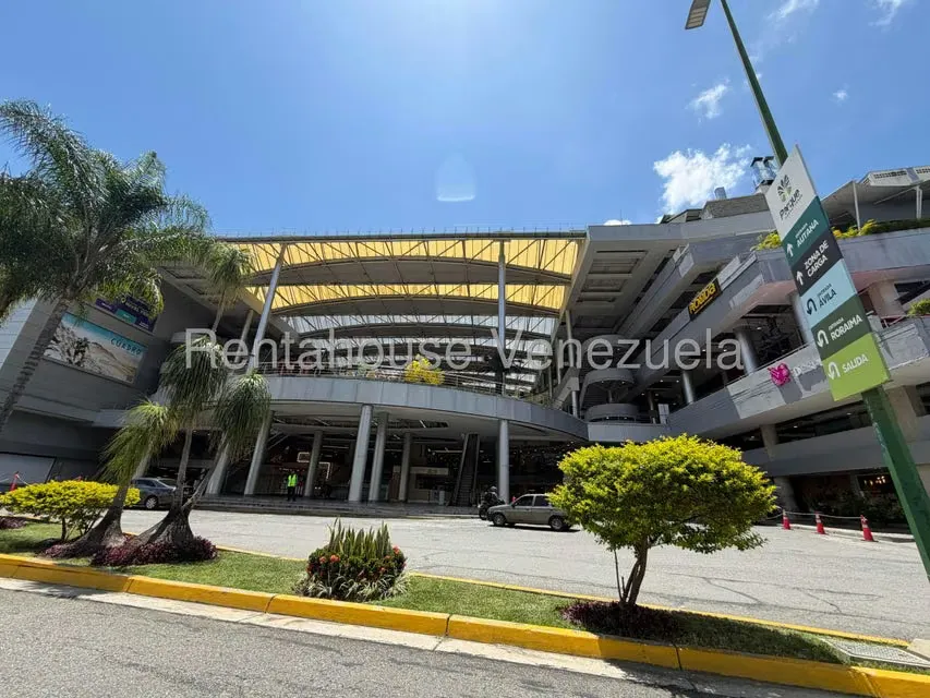 Local Comercial en Alquiler en Cerro Verde, Distrito Metropolitano - 2