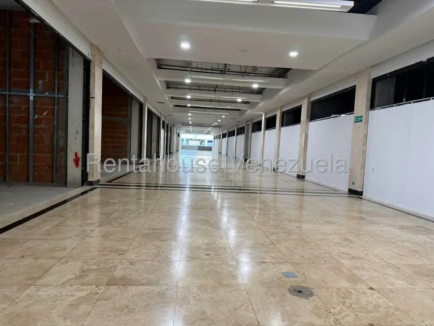 Local Comercial en Alquiler en Cerro Verde, Distrito Metropolitano - 13