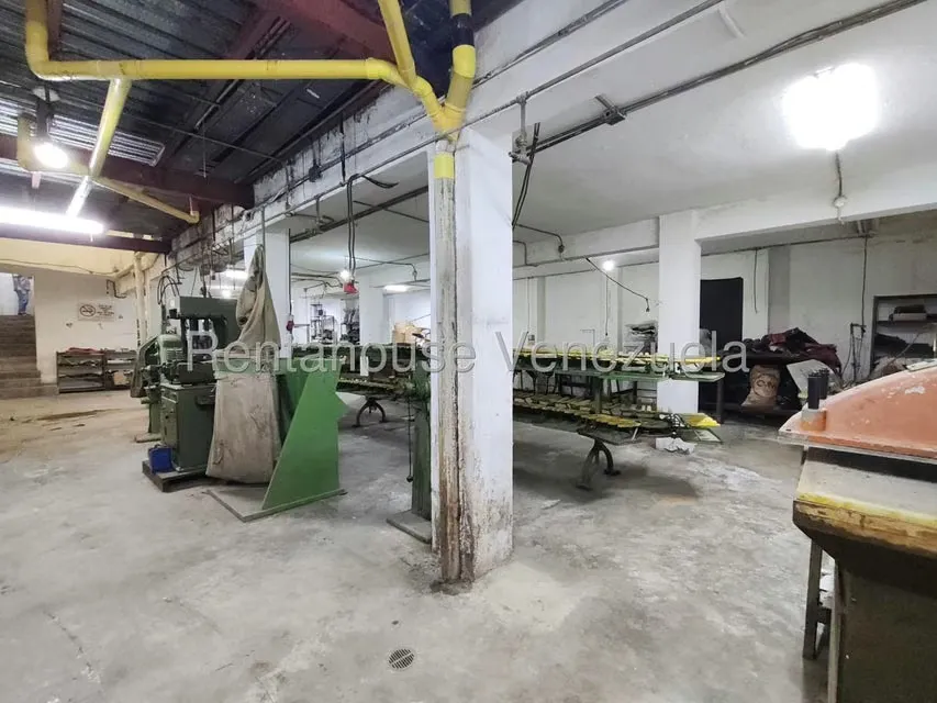 Local Comercial en Venta en Parroquia La Candelaria, Distrito Metropolitano - 24