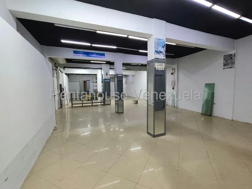Local Comercial en Venta en Parroquia La Candelaria, Distrito Metropolitano - 3