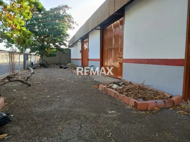 Se Alquila Galpón Comercial Coro Edo. Falcón - 2