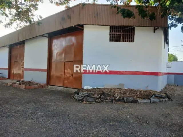 Se Alquila Galpón Comercial Coro Edo. Falcón - 3