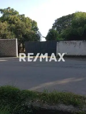 Excelente Terreno en Venta a pie de calle de la Av. principal de El Limón