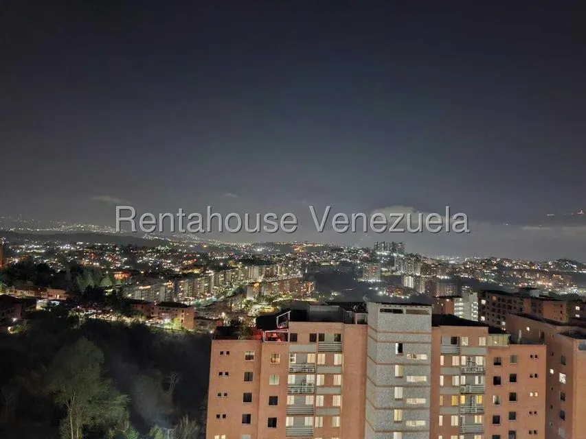 Apartamento (1 Nivel) en Alquiler en Colinas de La Tahona, Distrito Metropolitano - 18