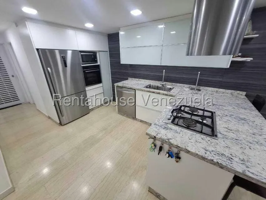 Apartamento (1 Nivel) en Alquiler en Colinas de La Tahona, Distrito Metropolitano - 4