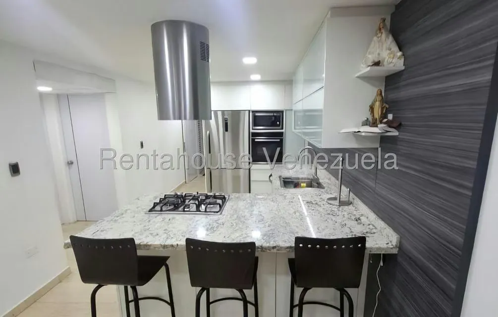 Apartamento (1 Nivel) en Alquiler en Colinas de La Tahona, Distrito Metropolitano - 5
