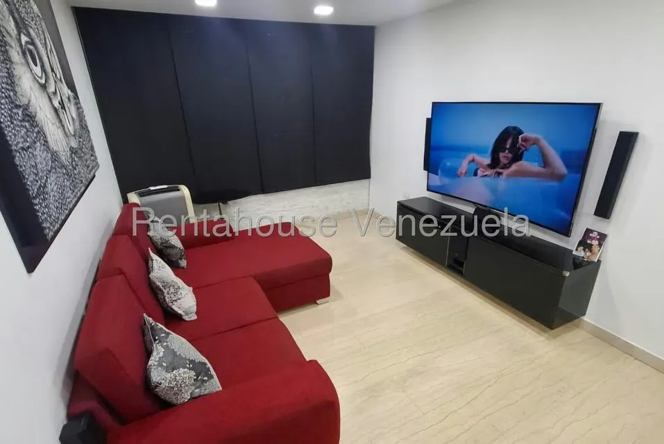 Apartamento (1 Nivel) en Alquiler en Colinas de La Tahona, Distrito Metropolitano - 8