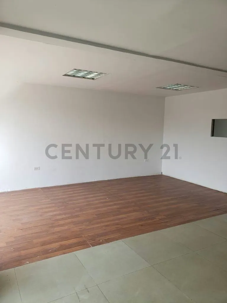 Alquiler de local comercial a pie de calle, en plena avenida intercomunal - 11