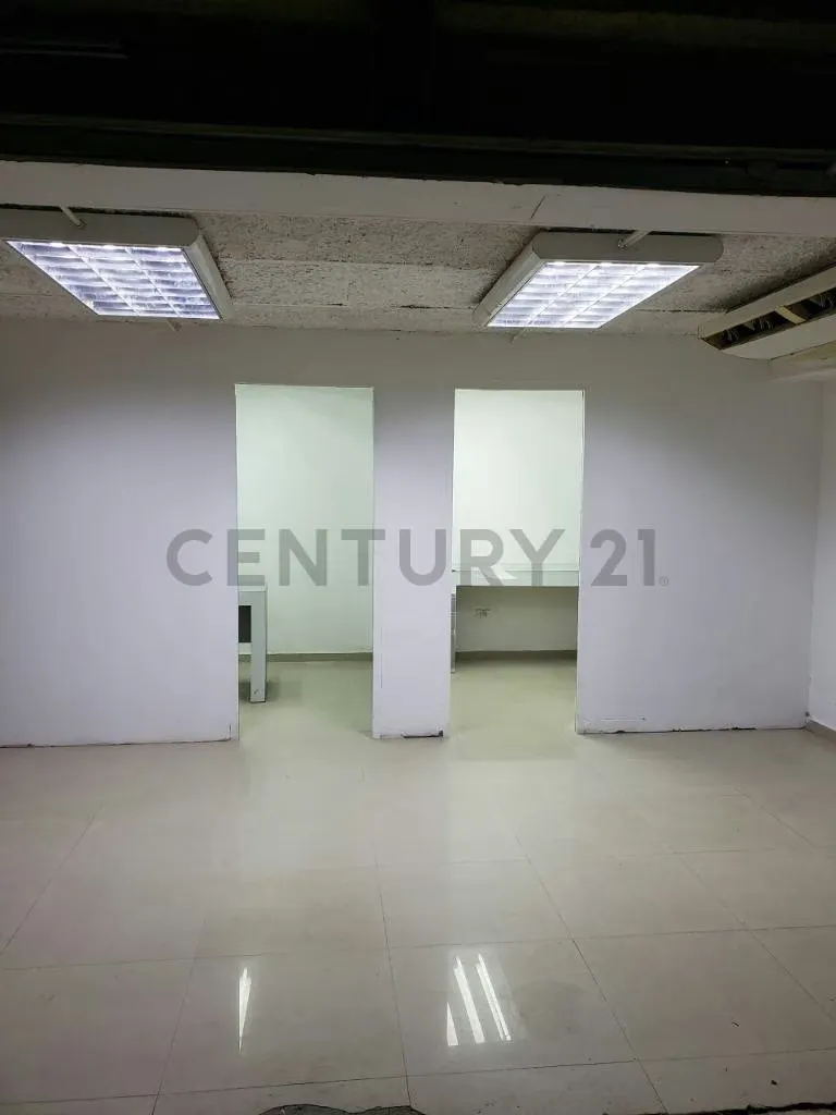 Alquiler de local comercial a pie de calle, en plena avenida intercomunal - 4