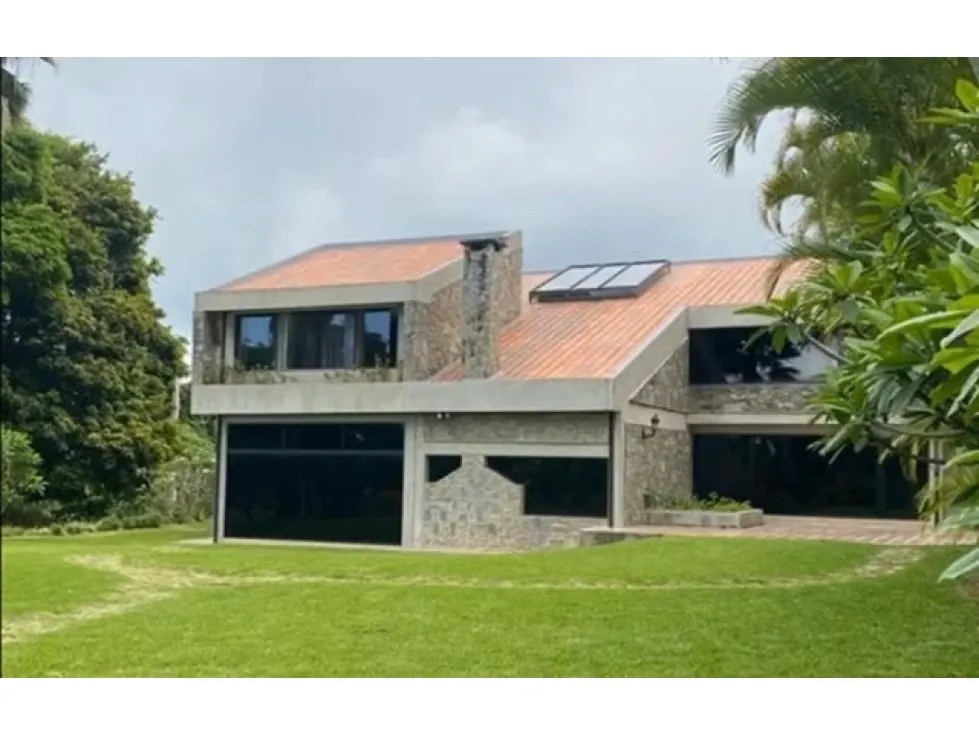 Casa de 1.830mts2 en venta incluye 4h/3b/6E en La Lagunita - El Hatill - 2