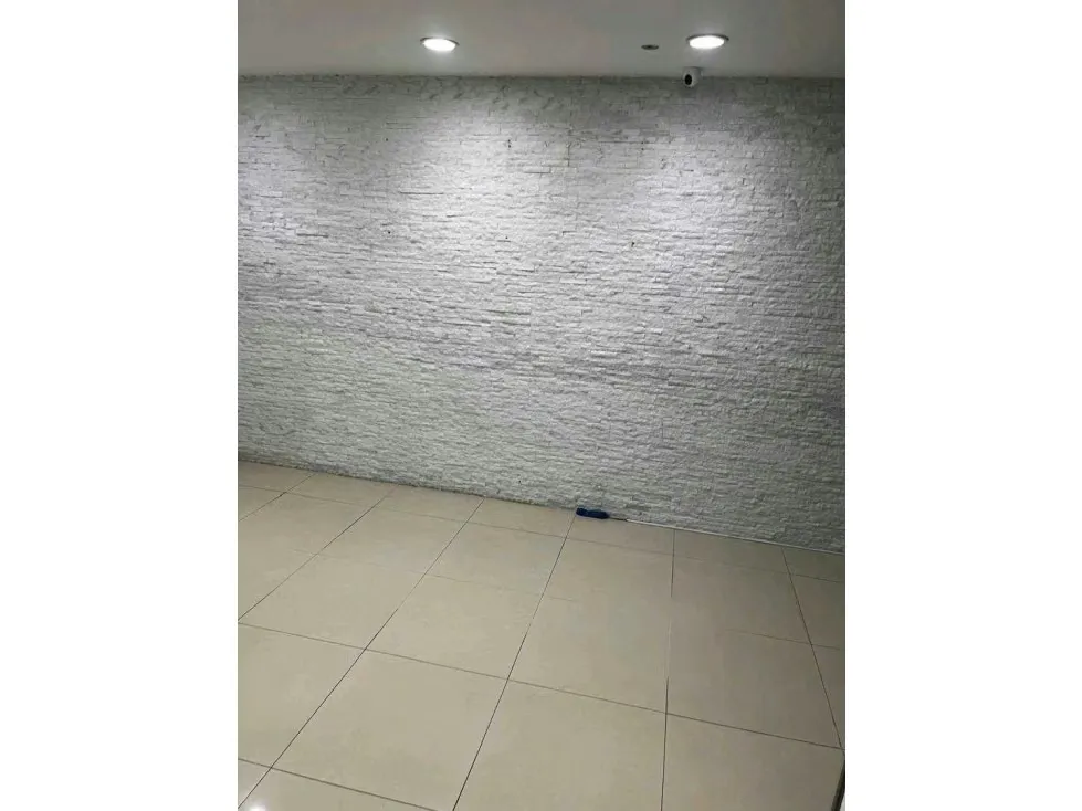 Alquilo oficina 315m2 Las Mercedes 0879 - 4
