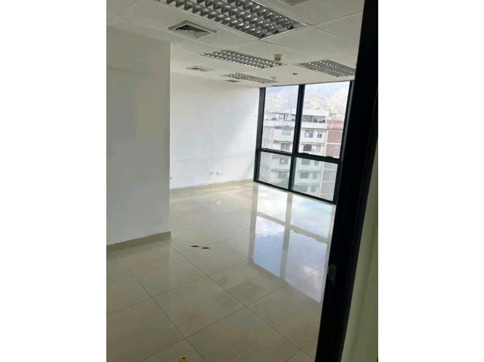 Alquilo oficina 315m2 Las Mercedes 0879 - 7