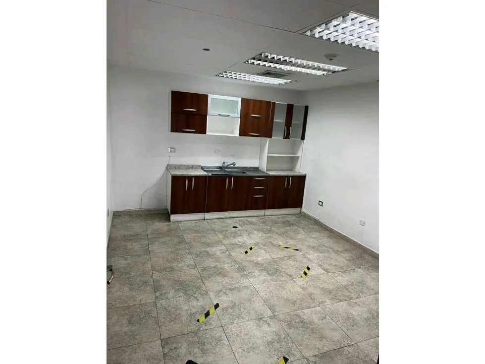 Alquilo oficina 315m2 Las Mercedes 0879 - 10