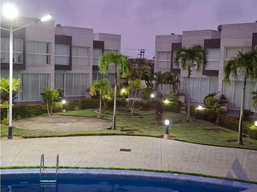 Vendo TH 125m2 Puerto encantado 8639 - 29