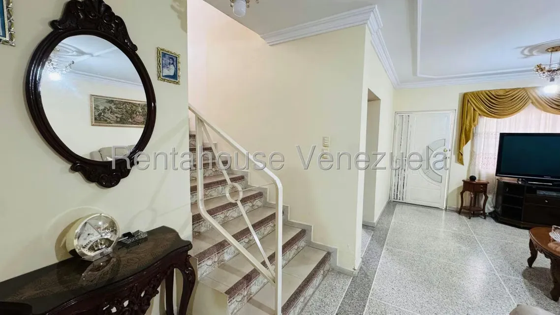 Casa (Duplex) en Venta en Guaracarima, Aragua - 9