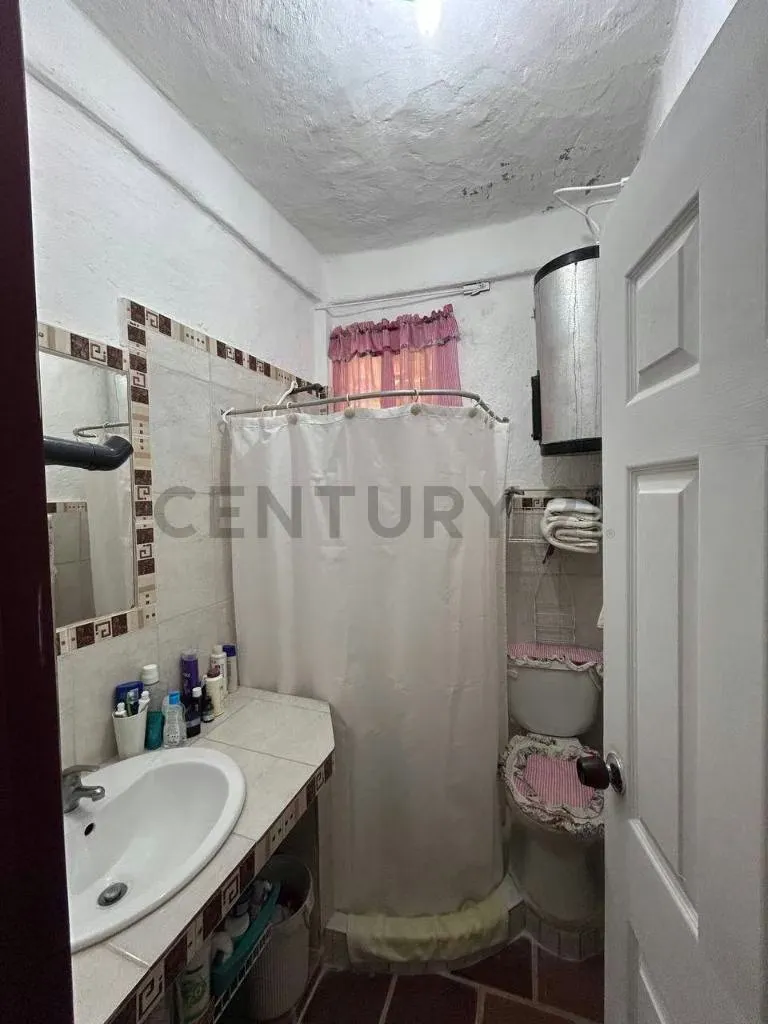 Terreno con Casa con apartamentos a pie de montaña en Guacuco - 20