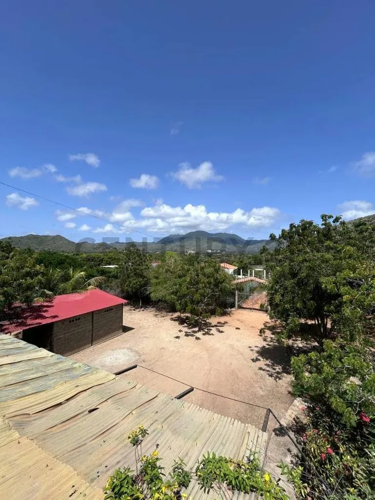 Terreno con Casa con apartamentos a pie de montaña en Guacuco - 33