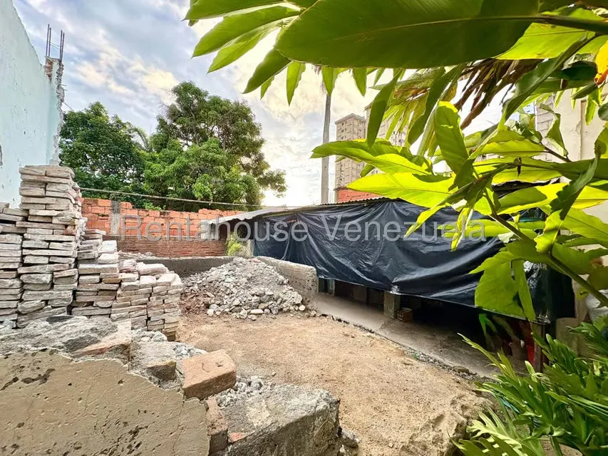 Casa (1 Nivel) en Venta en Centro, Lara - 12