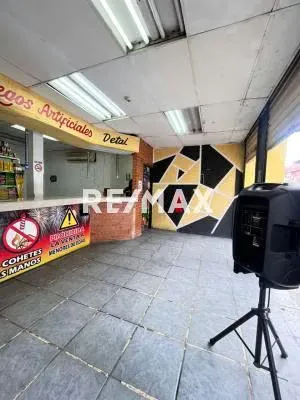 En venta local comercial en el centro a pie de calle. Ubicado en la calle Miranda - 3