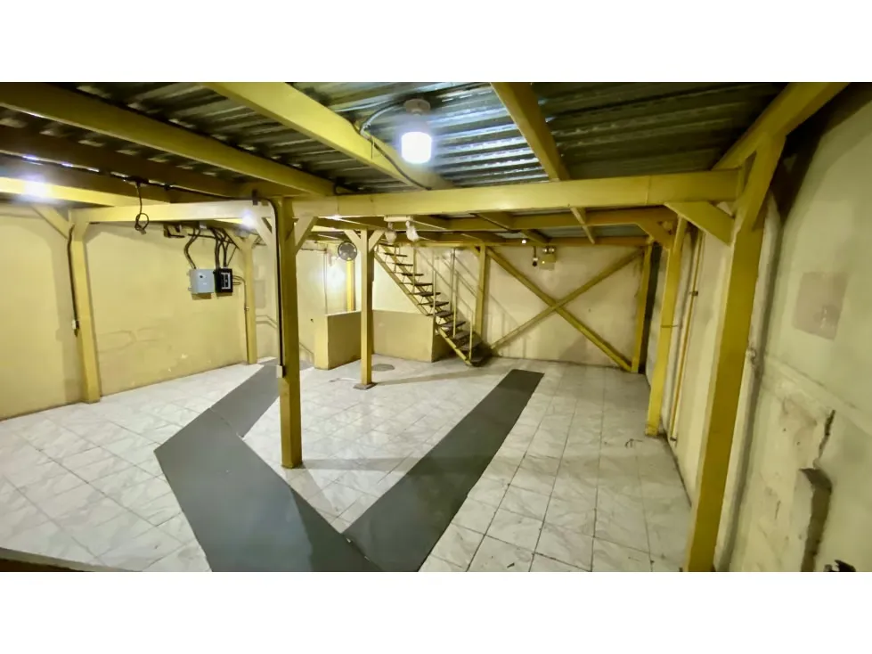 DOS EDIFICIOS COMERCIALES EL CEMENTERIO 1.163 M2, ASCENSOR MONTACARGAS - 30