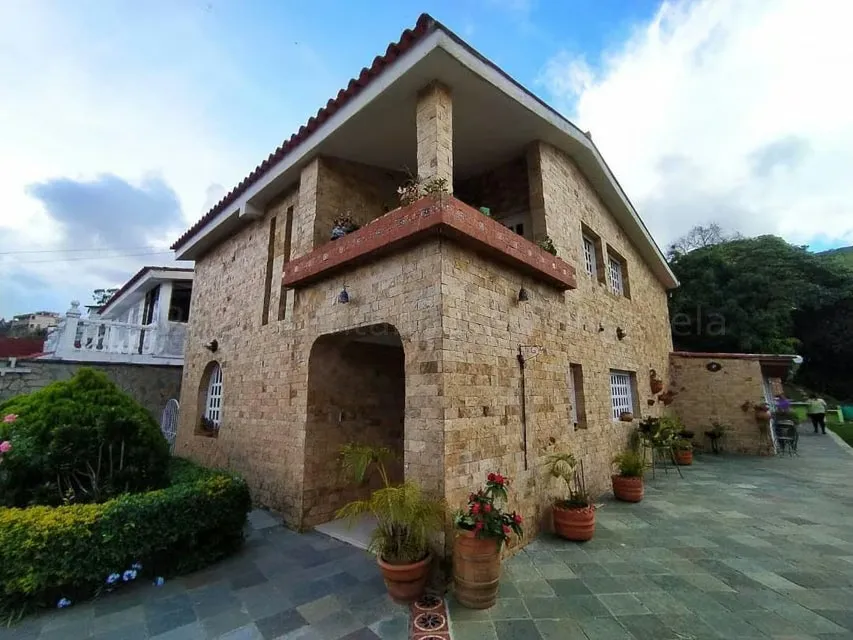 Casa (Duplex) en Venta en La Rosaleda, Miranda - 2