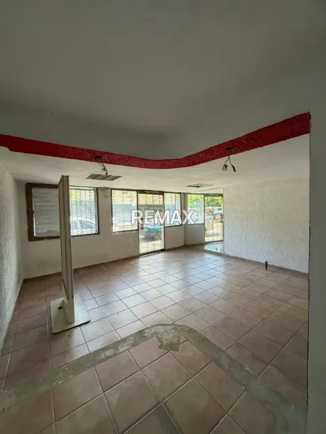 En venta hotel de tres niveles en av. Caracas. Barcelona. Anzoategui. - 13