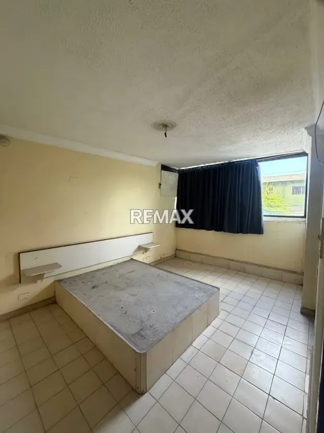 En venta hotel de tres niveles en av. Caracas. Barcelona. Anzoategui. - 15