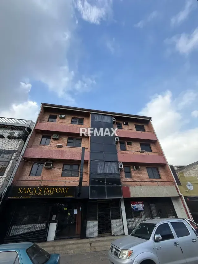 En venta hotel de tres niveles en av. Caracas. Barcelona. Anzoategui. - 5