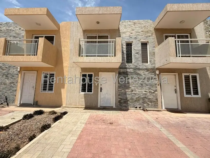 Townhouse (Duplex) en Venta en Puerta Maraven, Falcon