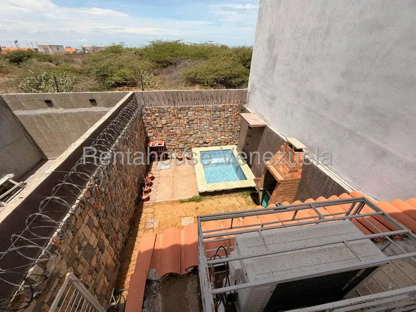 Townhouse (Duplex) en Venta en Puerta Maraven, Falcon - 30