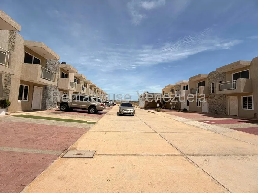 Townhouse (Duplex) en Venta en Puerta Maraven, Falcon - 3