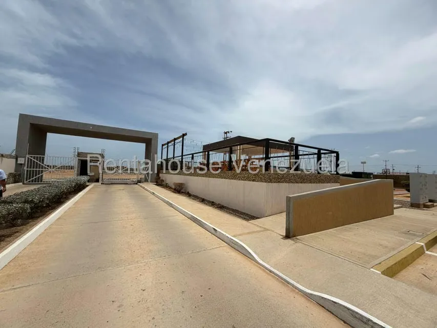 Townhouse (Duplex) en Venta en Puerta Maraven, Falcon - 35